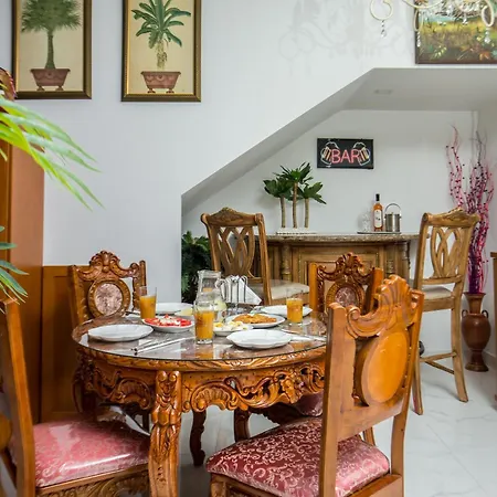 Theodosia Heritage Appartement *